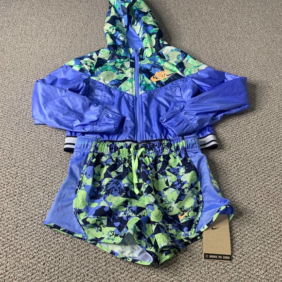 Nike Kids jacket & Shorts Set Size Small Blue Floral Windrunner‎ 2-Peice NWT - Picture 1 of 8